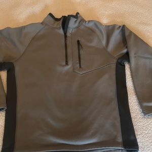 Men’s Simms pullover. Size large